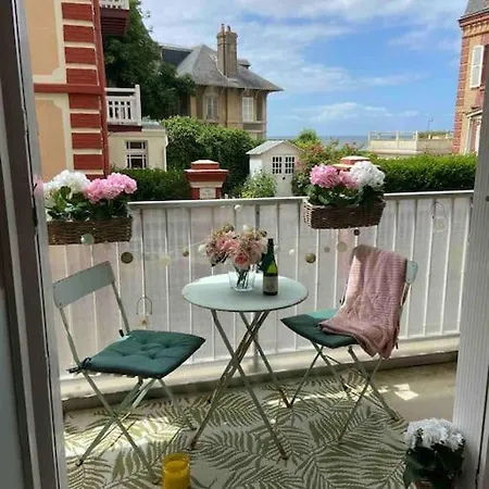 Joli Vue , Au Bout De La Rue ! Apartament *
