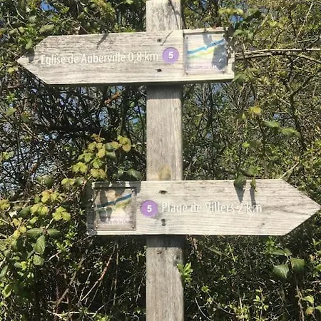 Joli Vue , Au Bout De La Rue ! Villers-sur-Mer