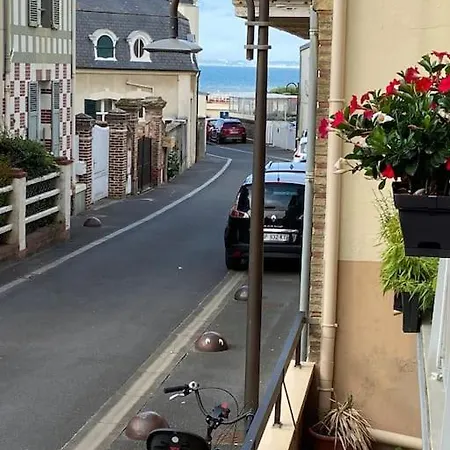 Joli Vue , Au Bout De La Rue ! Apartment