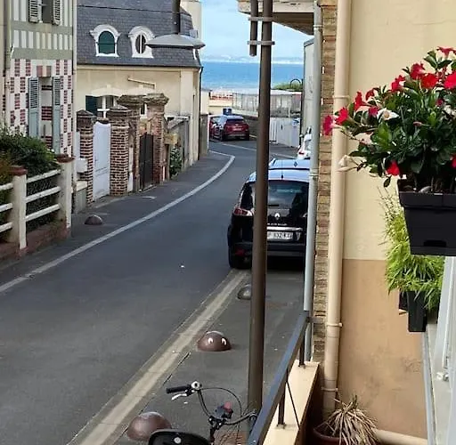 Joli Vue , Au Bout De La Rue ! Apartman